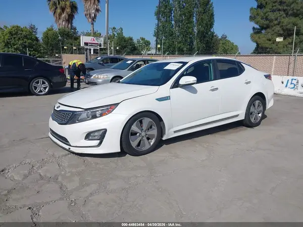 KNAGN4AD6G5098857 2016 KIA OPTIMA - Image 2