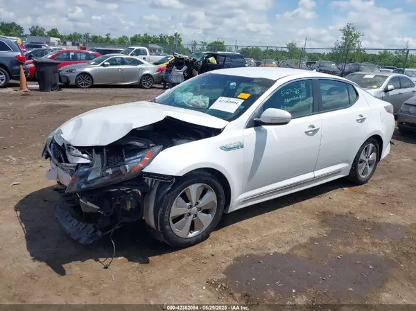 KNAGN4AD7G5094042 2016 KIA OPTIMA - Image 2