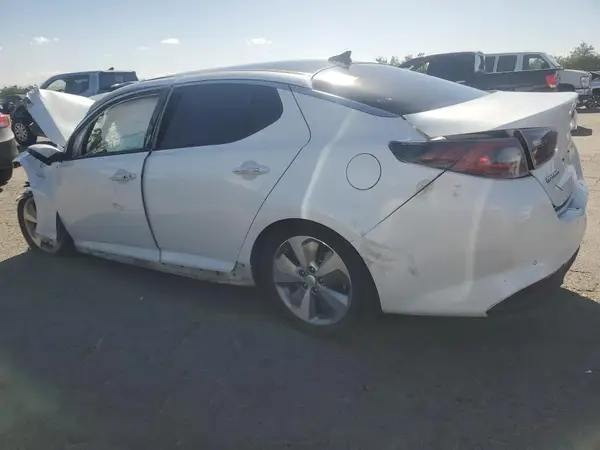 KNAGN4AD8G5093272 2016 KIA OPTIMA - Image 2