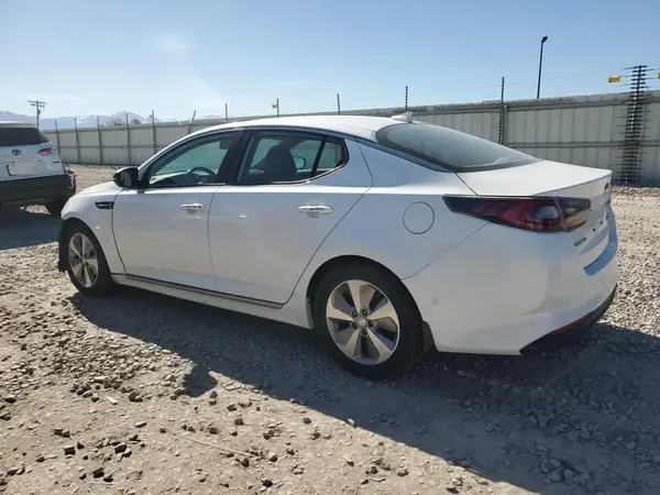 KNAGN4AD8G5094051 2016 KIA OPTIMA - Image 2