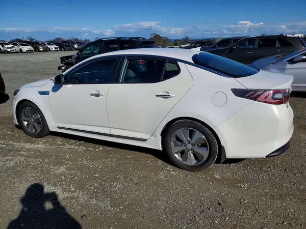 KNAGN4AD8G5099010 2016 KIA OPTIMA - Image 2
