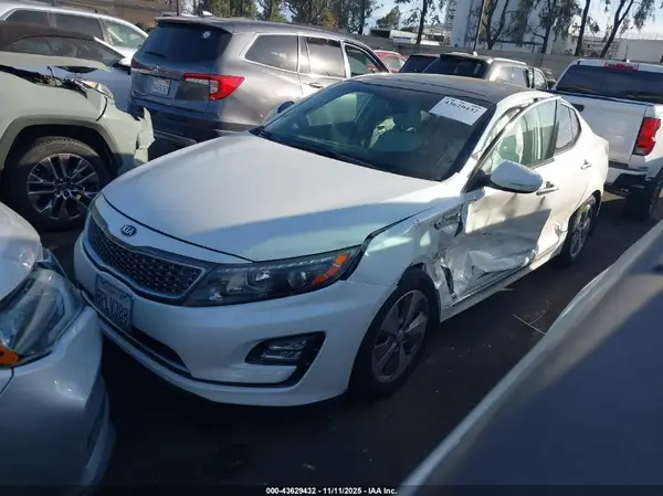 KNAGN4AD9G5092518 2016 KIA OPTIMA - Image 2