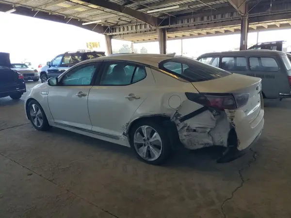 KNAGN4AD9G5093295 2016 KIA OPTIMA - Image 2