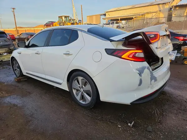 KNAGN4AD9G5099159 2016 KIA OPTIMA - Image 2