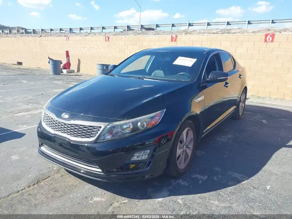 KNAGN4AD9G5099310 2016 KIA OPTIMA - Image 2