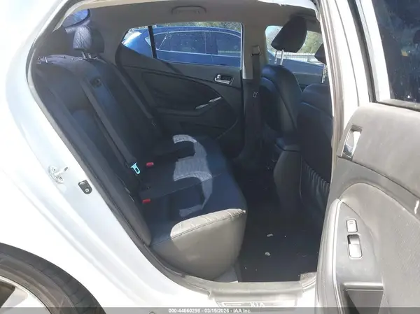 KNAGN4ADXG5093810 2016 KIA OPTIMA - Image 8