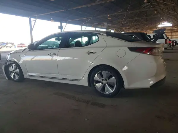 KNAGN4ADXG5093984 2016 KIA OPTIMA - Image 2