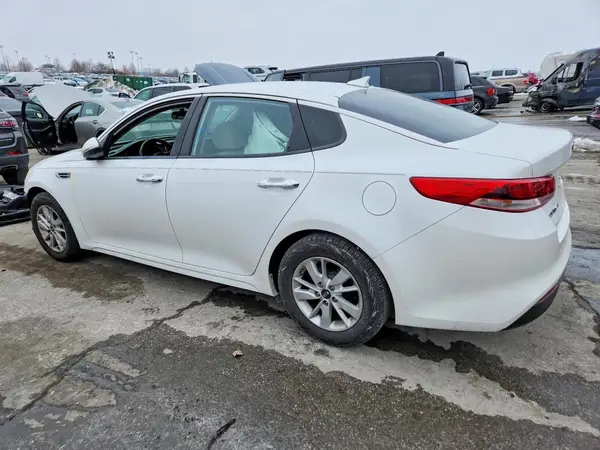KNAGT4L30G5070742 2016 KIA OPTIMA - Image 2