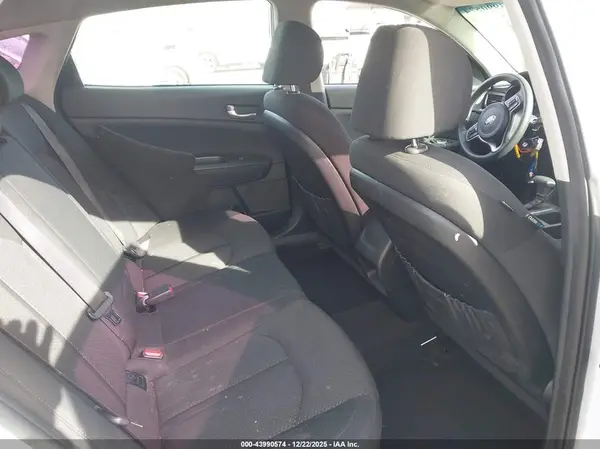 KNAGT4L30G5072779 2016 KIA OPTIMA - Image 8