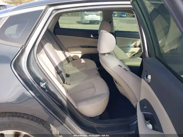 KNAGT4L30G5081448 2016 KIA OPTIMA - Image 8