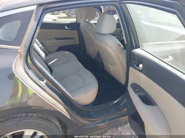 KNAGT4L30G5084687 2016 KIA OPTIMA - Image 8