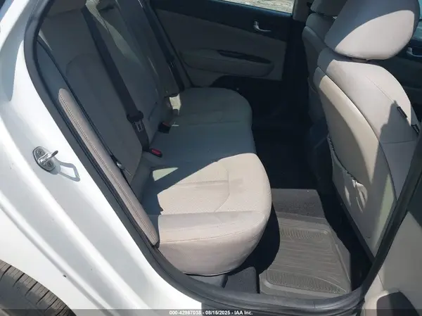 KNAGT4L30G5085175 2016 KIA OPTIMA - Image 8