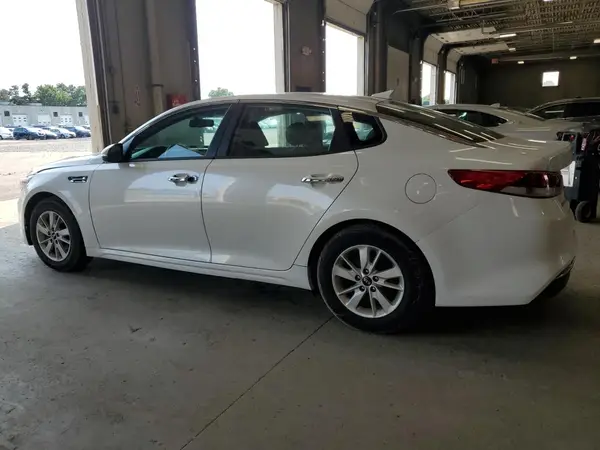 KNAGT4L30G5085905 2016 KIA OPTIMA - Image 2