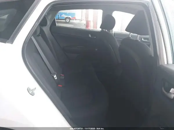 KNAGT4L30G5088240 2016 KIA OPTIMA - Image 8