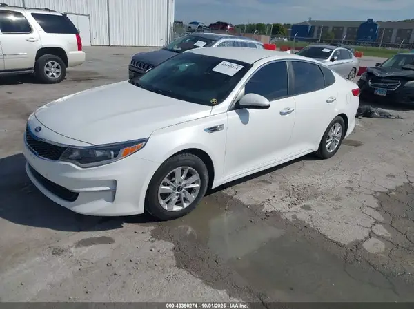 KNAGT4L30G5090571 2016 KIA OPTIMA - Image 2
