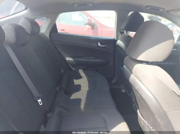 KNAGT4L30G5103190 2016 KIA OPTIMA - Image 8