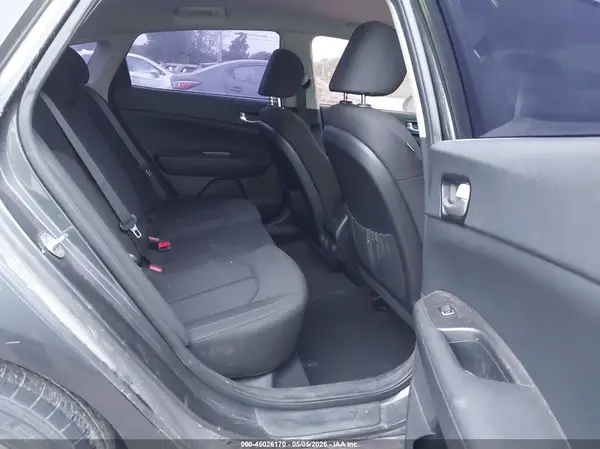 KNAGT4L30G5111175 2016 KIA OPTIMA - Image 8