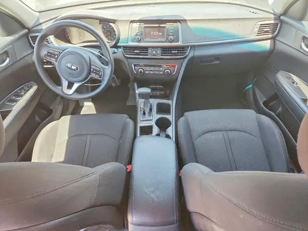 KNAGT4L30H5141164 2017 KIA OPTIMA - Image 8