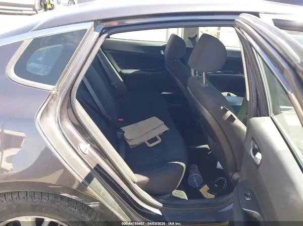 KNAGT4L30H5149832 2017 KIA OPTIMA - Image 8