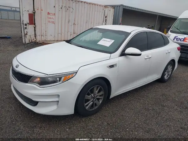 KNAGT4L30H5155968 2017 KIA OPTIMA - Image 2