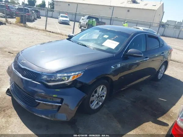 KNAGT4L30H5170762 2017 KIA OPTIMA - Image 2