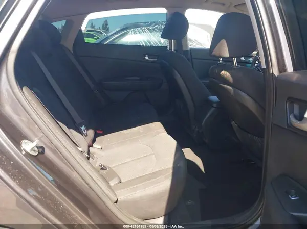 KNAGT4L30H5170762 2017 KIA OPTIMA - Image 8