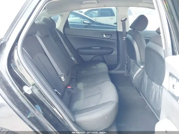 KNAGT4L30H5173001 2017 KIA OPTIMA - Image 8