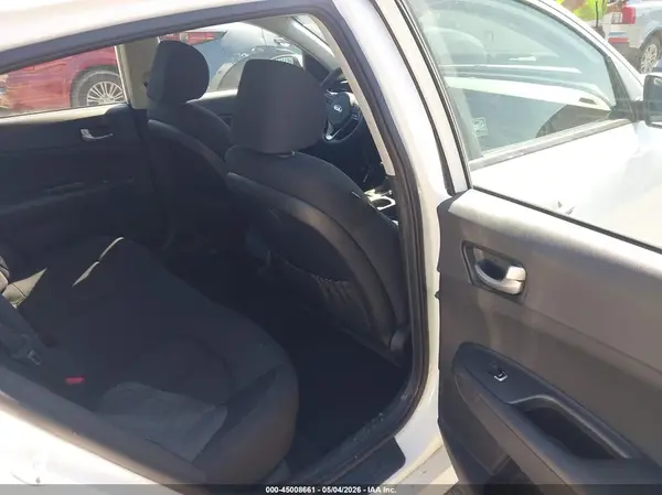 KNAGT4L30H5177405 2017 KIA OPTIMA - Image 8