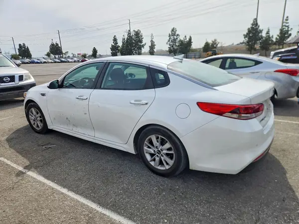 KNAGT4L30J5214684 2018 KIA OPTIMA - Image 2