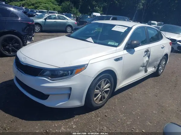 KNAGT4L30J5216676 2018 KIA OPTIMA - Image 2