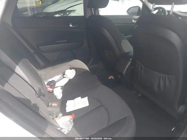 KNAGT4L30J5218279 2018 KIA OPTIMA - Image 8