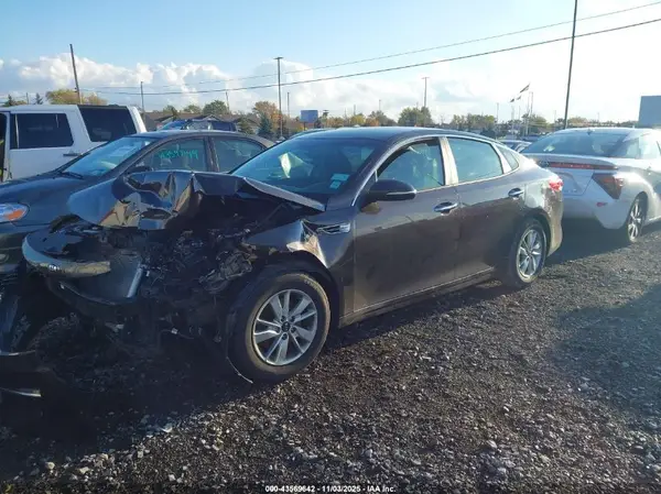 KNAGT4L30J5235244 2018 KIA OPTIMA - Image 2