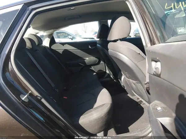 KNAGT4L30J5237186 2018 KIA OPTIMA - Image 8