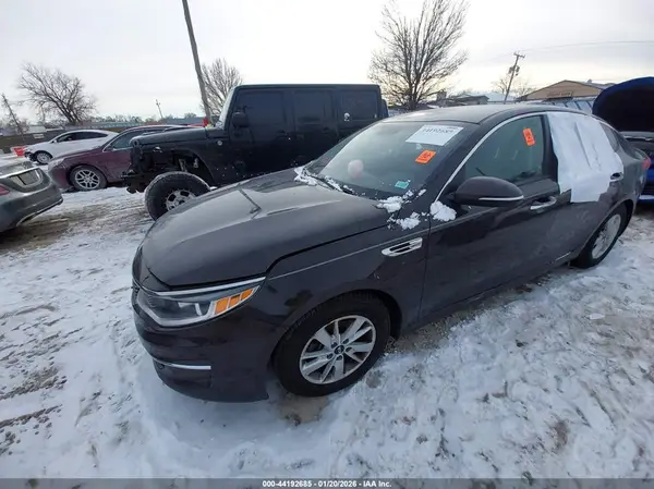 KNAGT4L30J5238919 2018 KIA OPTIMA - Image 2