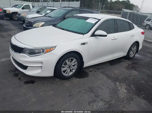 KNAGT4L31G5077165 2016 KIA OPTIMA - Image 2
