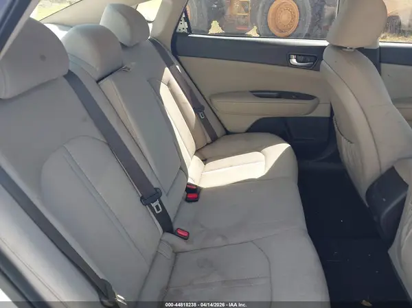 KNAGT4L31G5084651 2016 KIA OPTIMA - Image 8