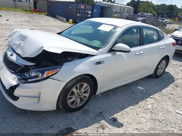 KNAGT4L31G5085167 2016 KIA OPTIMA - Image 2