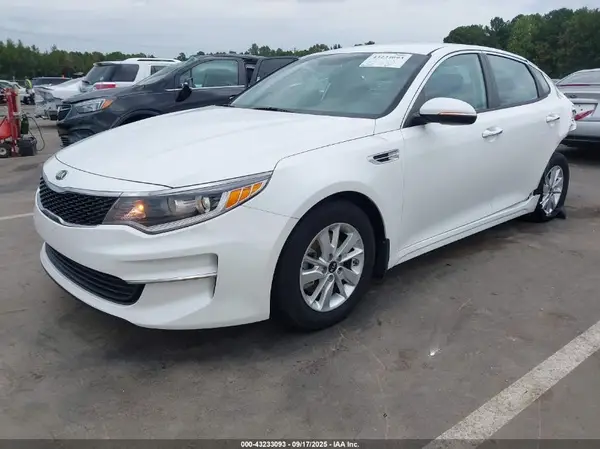 KNAGT4L31G5099425 2016 KIA OPTIMA - Image 2