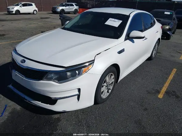KNAGT4L31G5105210 2016 KIA OPTIMA - Image 2