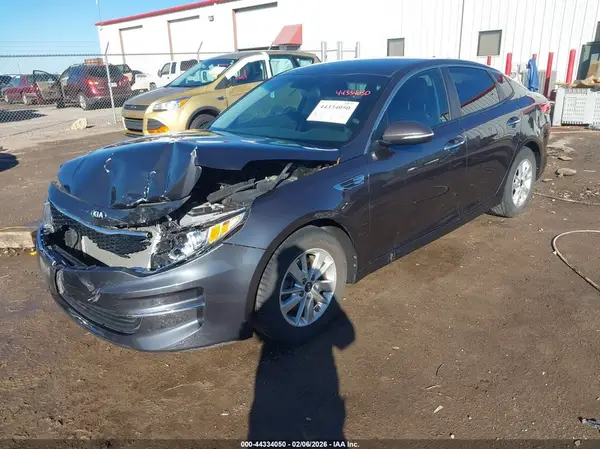 KNAGT4L31G5110732 2016 KIA OPTIMA - Image 2