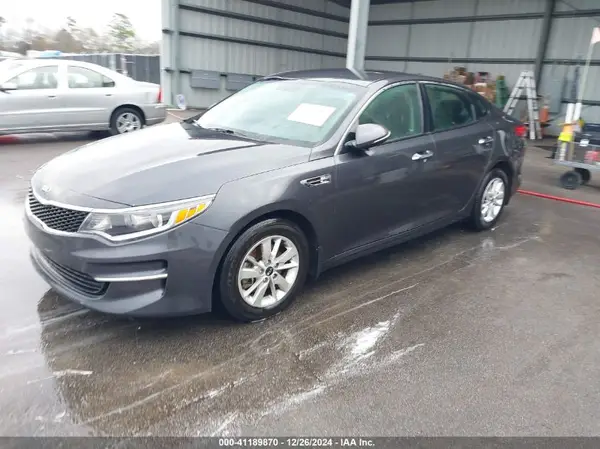 KNAGT4L31H5137463 2017 KIA OPTIMA - Image 2