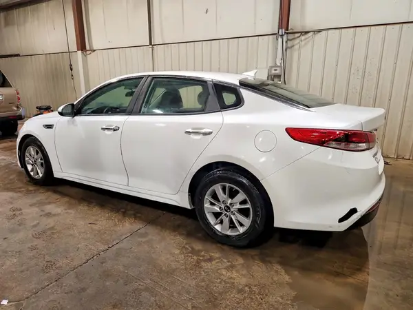 KNAGT4L31H5137852 2017 KIA OPTIMA - Image 2