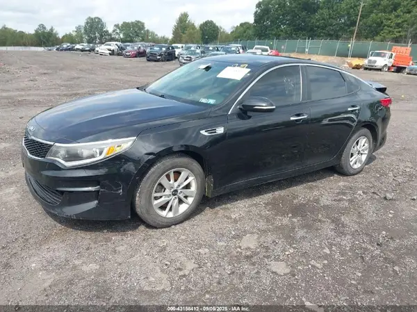 KNAGT4L31H5148172 2017 KIA OPTIMA - Image 2