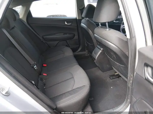 KNAGT4L31H5150407 2017 KIA OPTIMA - Image 8
