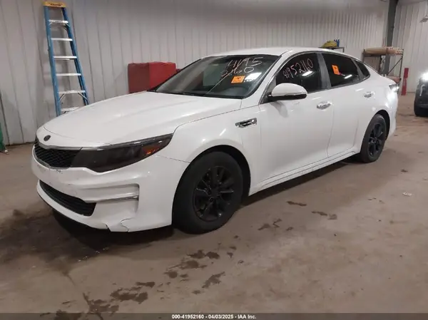 KNAGT4L31H5170348 2017 KIA OPTIMA - Image 2