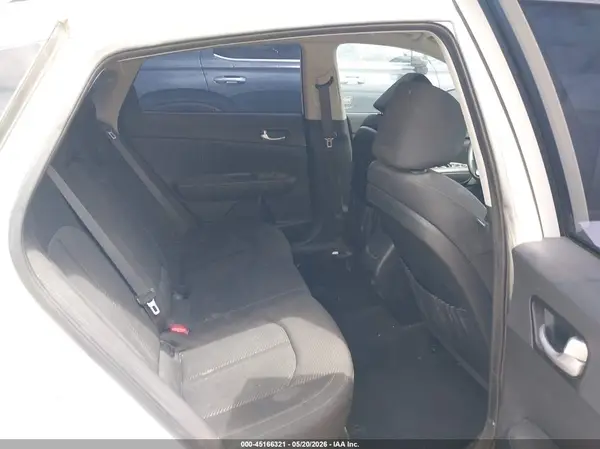 KNAGT4L31J5198480 2018 KIA OPTIMA - Image 8