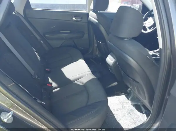 KNAGT4L31J5232983 2018 KIA OPTIMA - Image 8