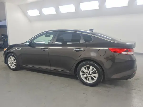 KNAGT4L31J5238444 2018 KIA OPTIMA - Image 2