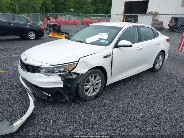 KNAGT4L32G5073769 2016 KIA OPTIMA - Image 2