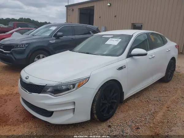 KNAGT4L32G5076221 2016 KIA OPTIMA - Image 2
